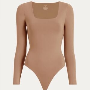 Nuuds Tan Long Sleeve strechy Square Neck Bodysuit Layering Sz M